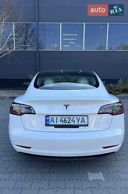 Седан Tesla Model 3 2021 в 