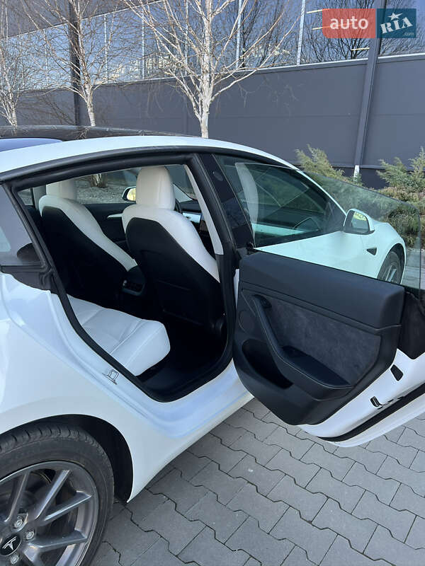 Седан Tesla Model 3 2021 в Білій Церкві
