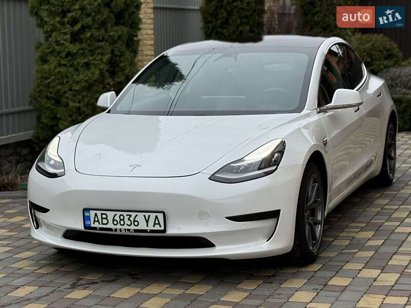 Седан Tesla Model 3 2020 в Вінниці