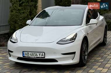 Седан Tesla Model 3 2020 в 