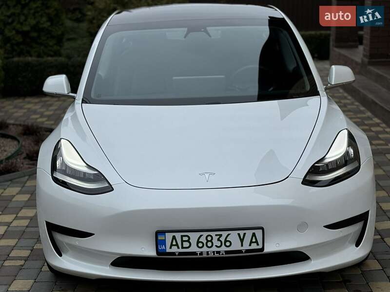 Седан Tesla Model 3 2020 в Вінниці