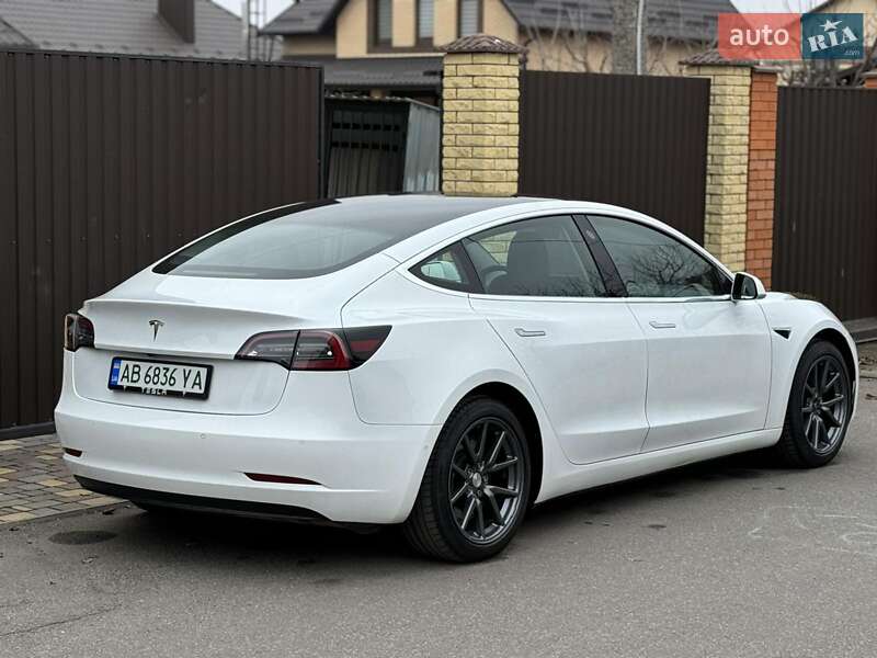 Седан Tesla Model 3 2020 в Вінниці