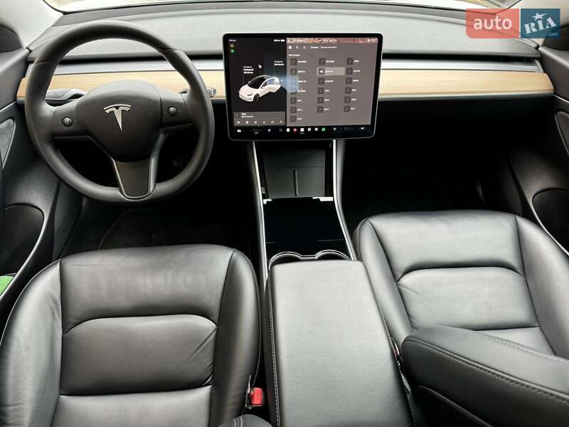 Седан Tesla Model 3 2020 в Вінниці