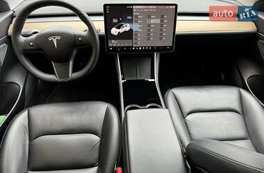 Седан Tesla Model 3 2020 в 