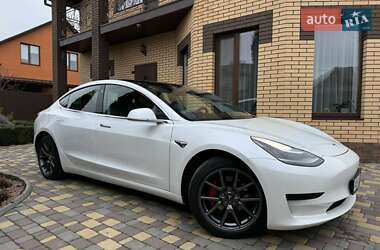 Седан Tesla Model 3 2020 в 