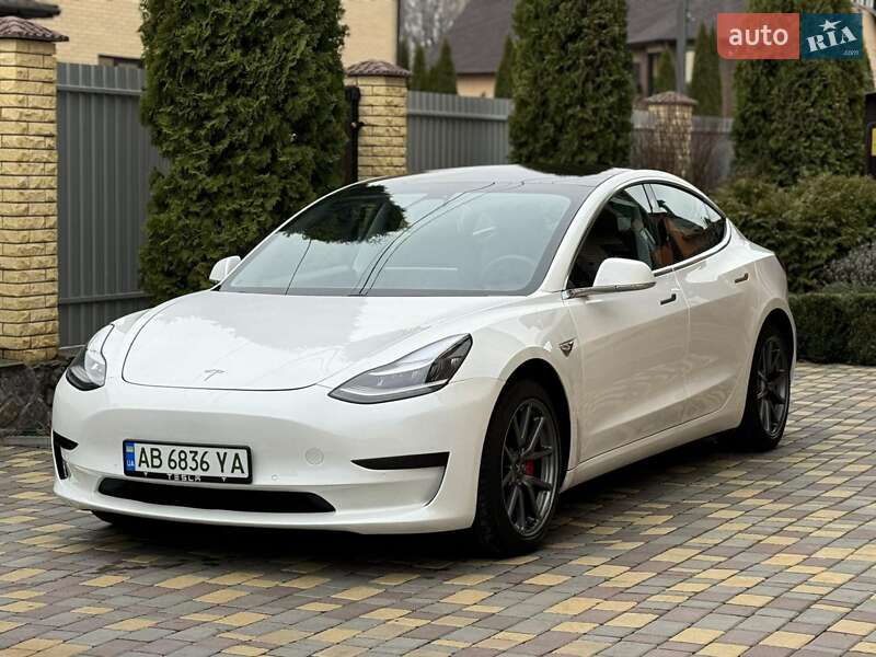 Седан Tesla Model 3 2020 в Вінниці