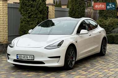Седан Tesla Model 3 2020 в 
