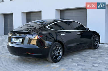 Седан Tesla Model 3 2019 в 
