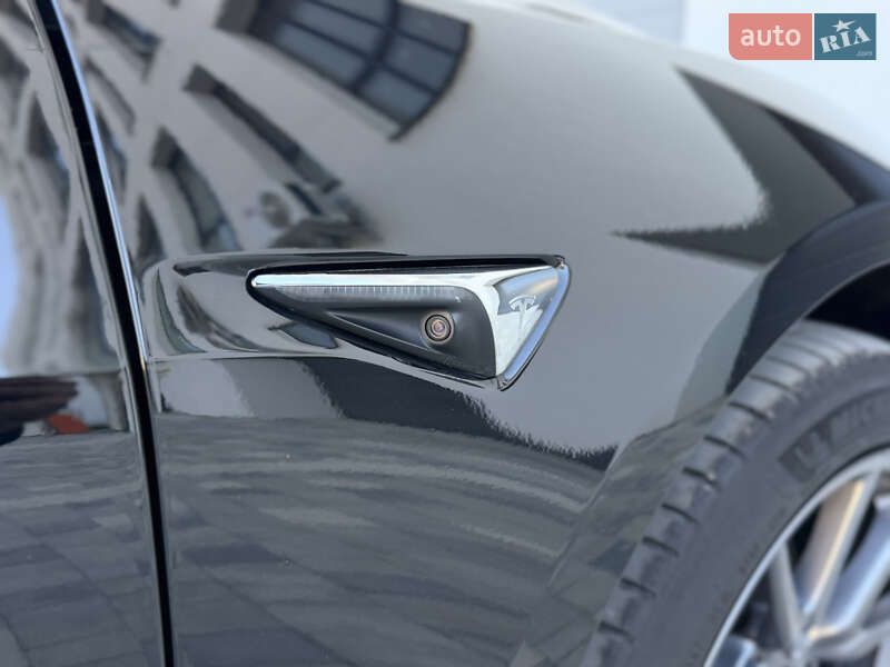 Седан Tesla Model 3 2019 в Ужгороде