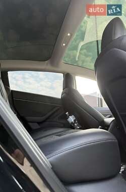 Седан Tesla Model 3 2020 в 
