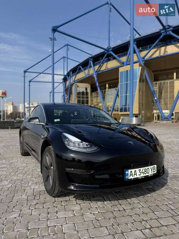 Tesla Model 3 2019