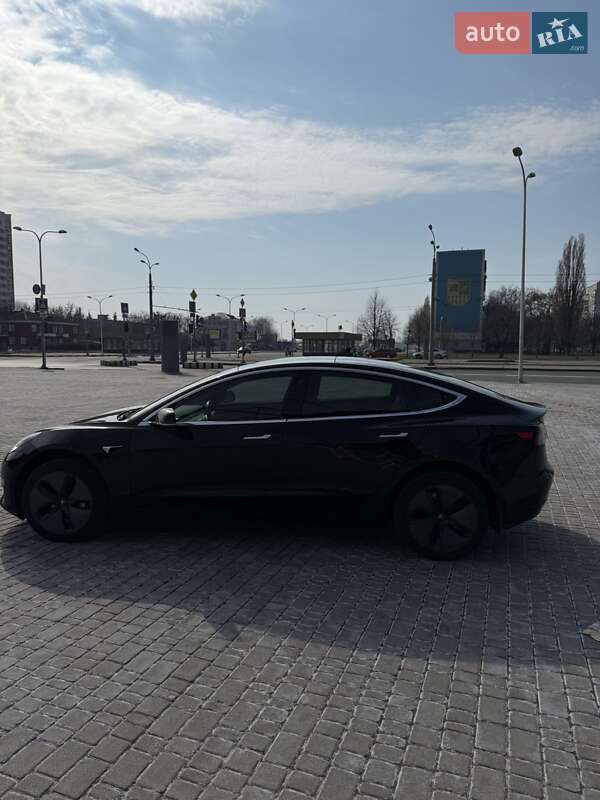Седан Tesla Model 3 2019 в Харкові