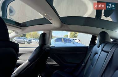 Седан Tesla Model 3 2019 в 