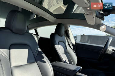 Седан Tesla Model 3 2019 в 