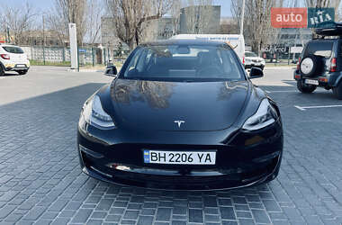 Седан Tesla Model 3 2020 в 