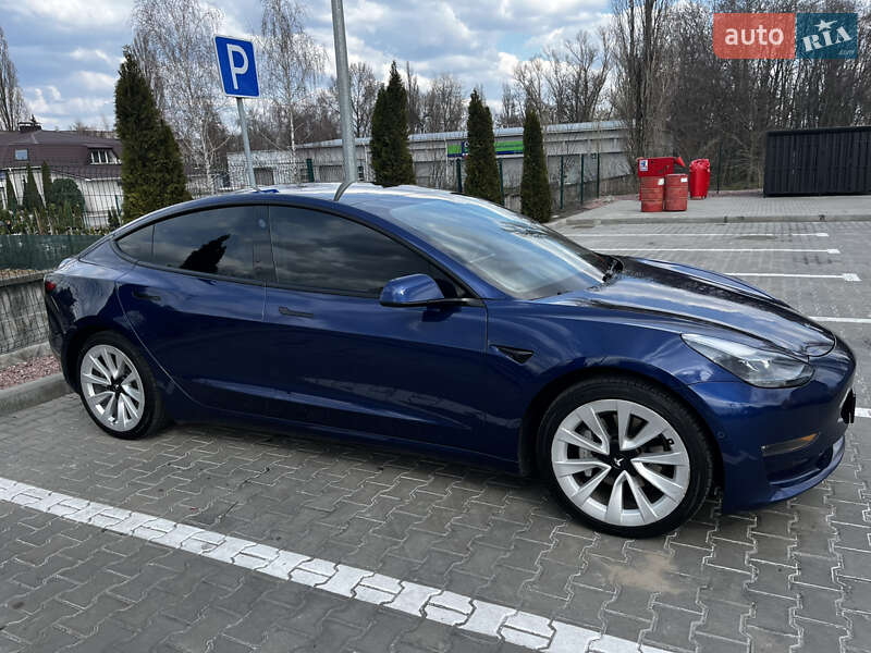 Седан Tesla Model 3 2021 в Кременчуге