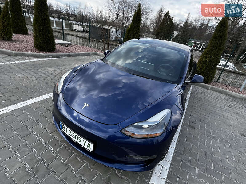 Седан Tesla Model 3 2021 в Кременчуге