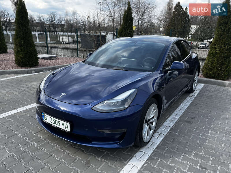 Седан Tesla Model 3 2021 в Кременчуге