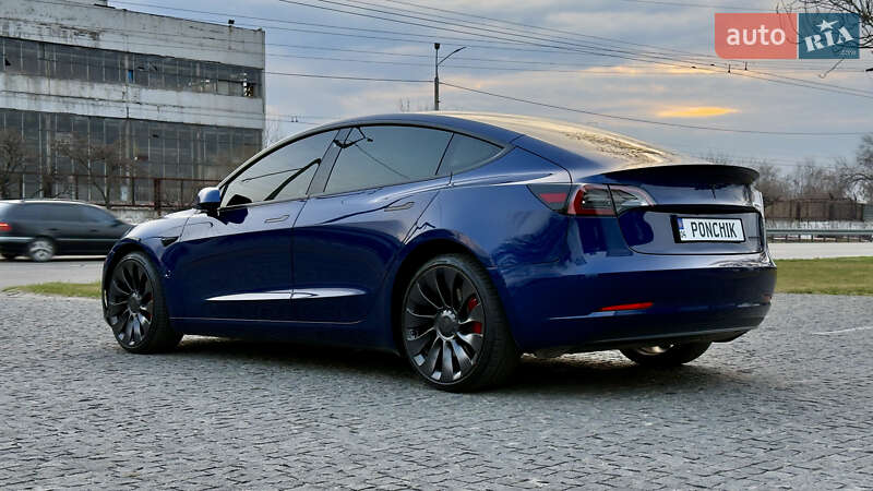 Седан Tesla Model 3 2023 в Днепре