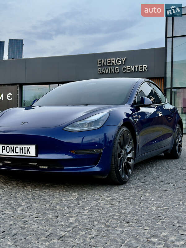 Седан Tesla Model 3 2023 в Днепре