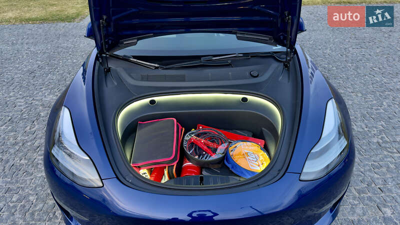 Седан Tesla Model 3 2023 в Днепре