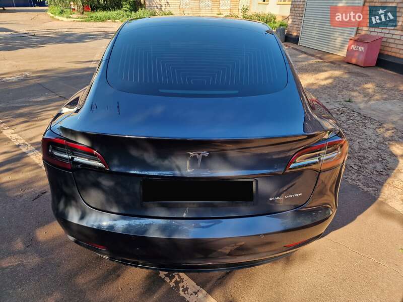 Седан Tesla Model 3 2020 в Одесі