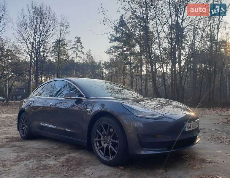 Седан Tesla Model 3 2019 в Києві