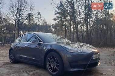 Седан Tesla Model 3 2019 в 
