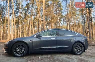 Седан Tesla Model 3 2019 в Киеве