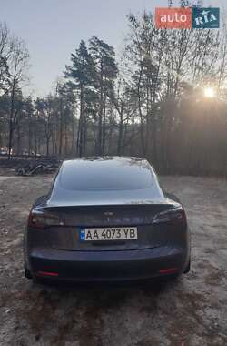 Седан Tesla Model 3 2019 в Киеве