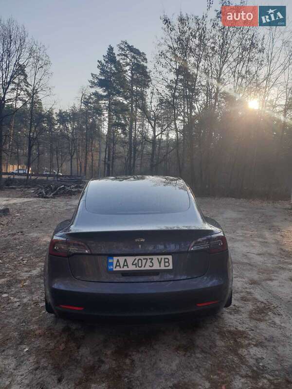 Седан Tesla Model 3 2019 в Києві