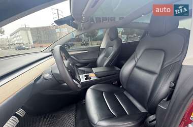 Седан Tesla Model 3 2022 в 