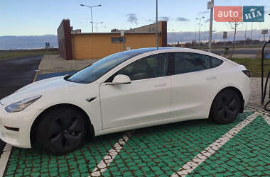 Седан Tesla Model 3 2020 в 