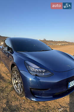 Седан Tesla Model 3 2020 в 