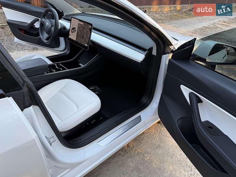 Седан Tesla Model 3 2020 в Ковелі