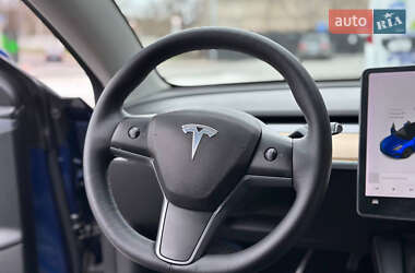 Седан Tesla Model 3 2021 в 