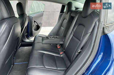 Седан Tesla Model 3 2021 в 