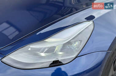 Седан Tesla Model 3 2021 в 