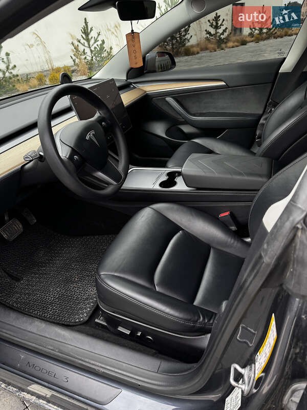 Седан Tesla Model 3 2022 в Луцке