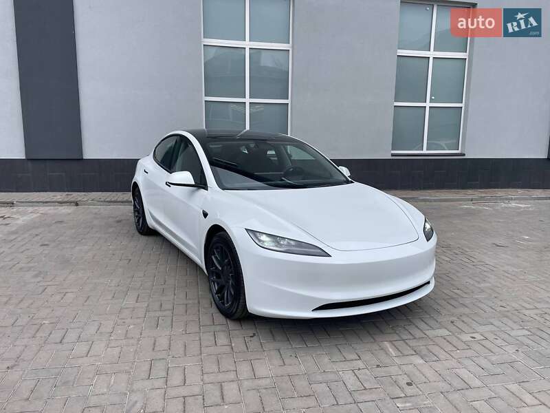 Tesla Model 3 2024