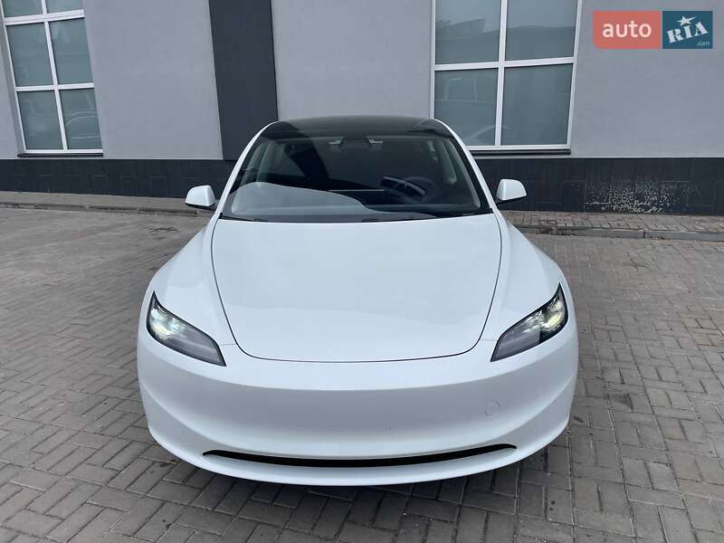 Седан Tesla Model 3 2024 в Киеве