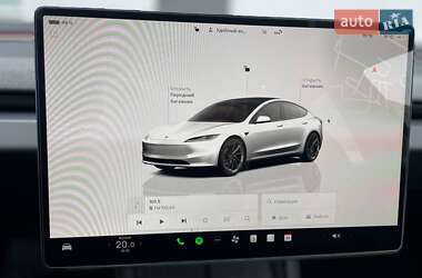 Седан Tesla Model 3 2024 в 