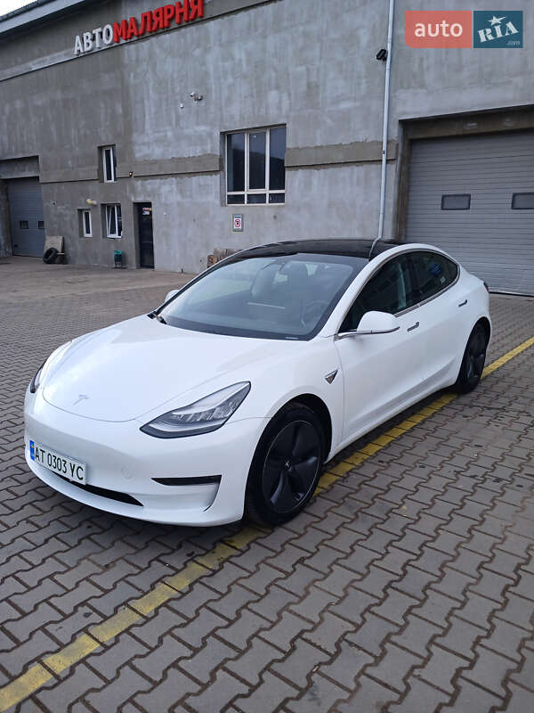 Седан Tesla Model 3 2019 в 