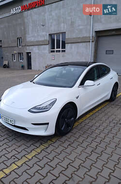 Седан Tesla Model 3 2019 в 