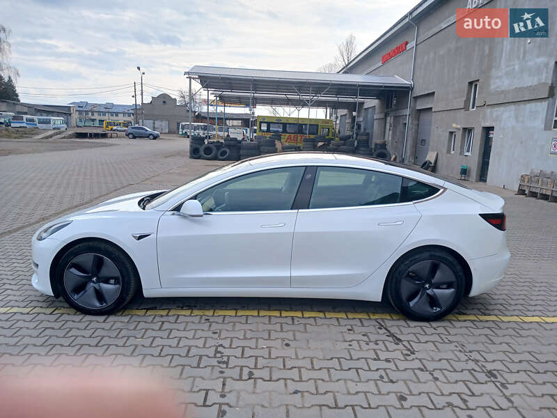 Седан Tesla Model 3 2019 в Коломиї