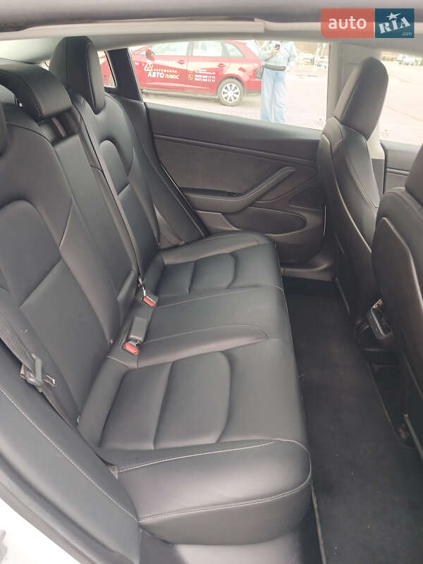 Седан Tesla Model 3 2019 в Коломиї