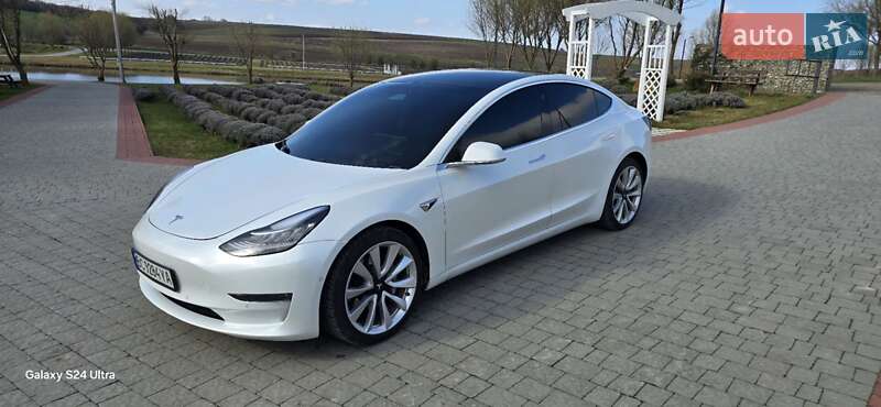 Tesla Model 3 2020