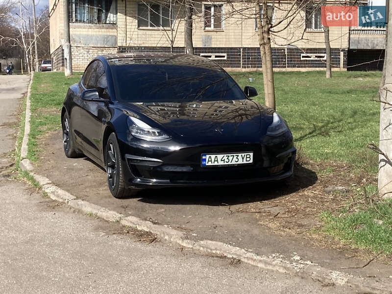 Седан Tesla Model 3 2018 в 