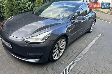 Седан Tesla Model 3 2019 в 