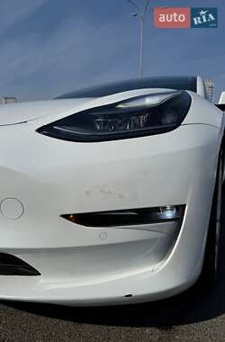Седан Tesla Model 3 2022 в 